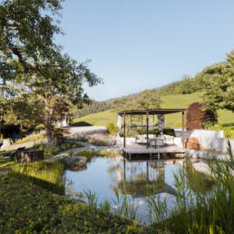 eder-gartenarchitektur-stahl-teich-pergola
