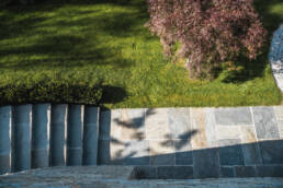 eder-gartenarchitektur-stein-naturstein-platten-treppe