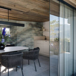 eder-gartenarchitektur-moebel-kueche-indoor